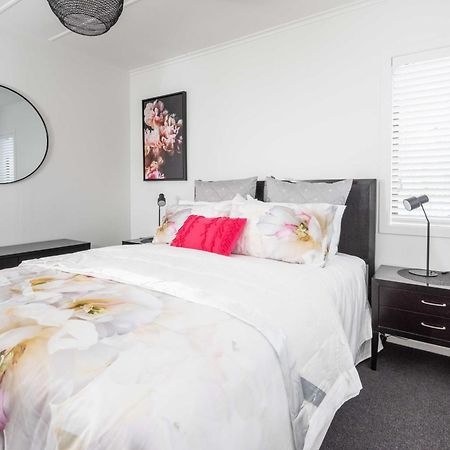 Awesome Beach House On Oceanview Road Mount Maunganui Extérieur photo
